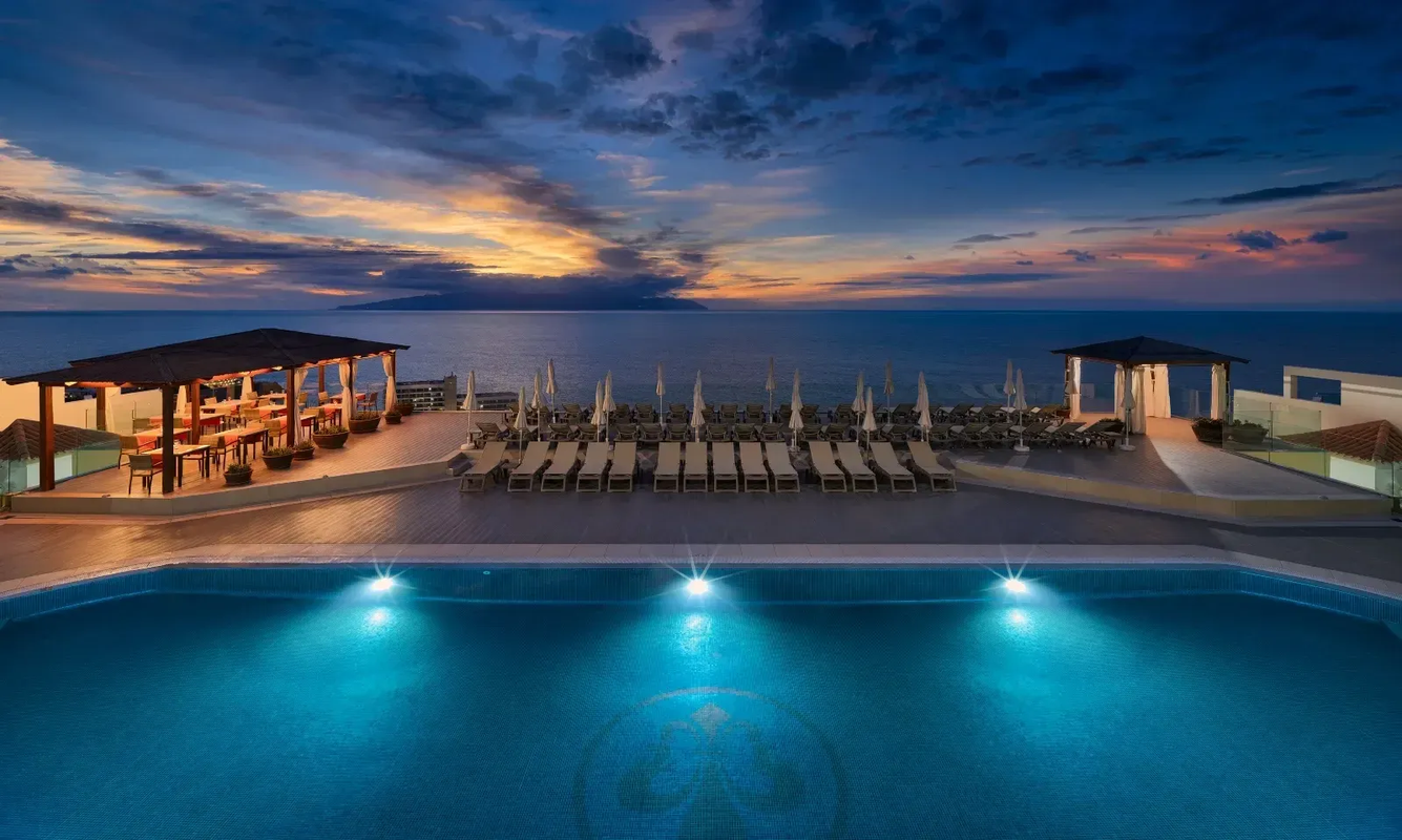 Background rewards Royal Sun Resort Acantilado de los Gigantes