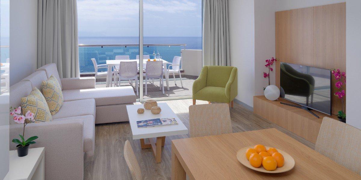 2-Schlafzimmer-Luxus-Apartment mit Meerblick und Jacuzzi Royal Sun Resort Acantilado de los Gigantes 2-Schlafzimmer-Luxus-Apartment mit Meerblick und Jacuzzi Royal Sun Resort Acantilado de los Gigantes